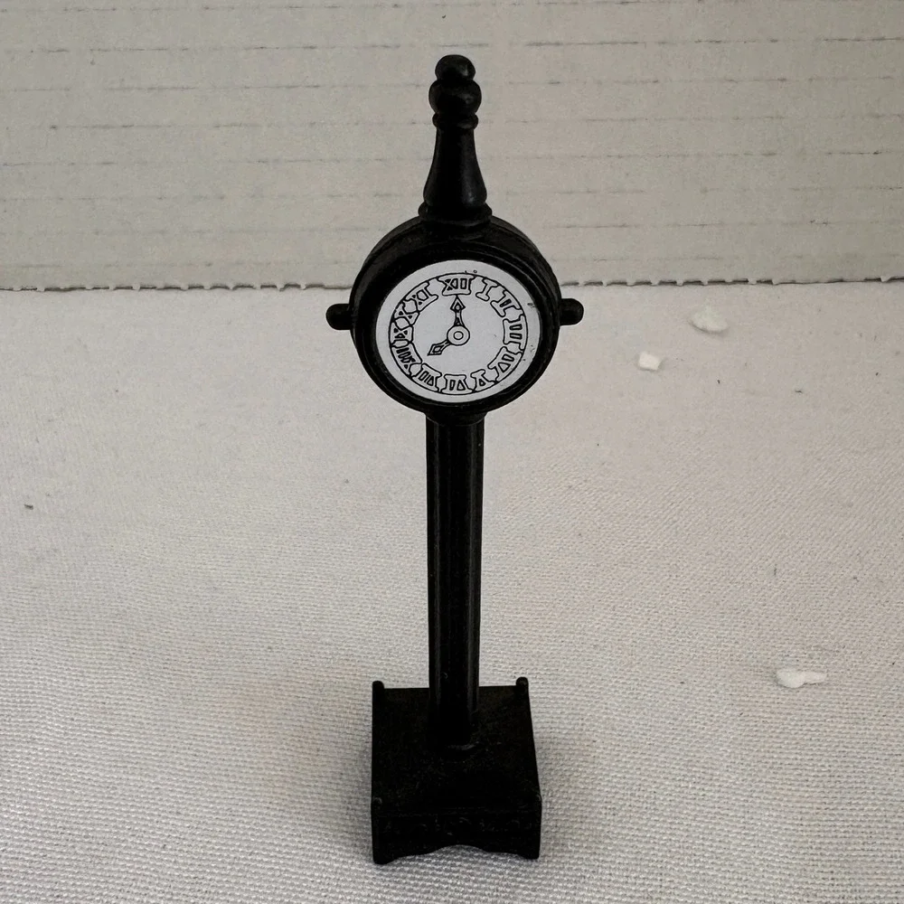 Department‎ 56 Heritage Village Black Town Square Clock Miniature Accessory